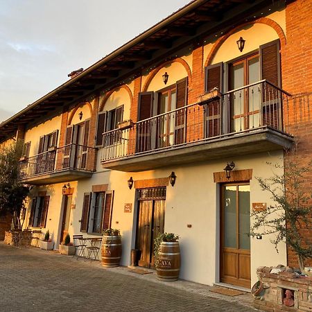 Tenuta Agricola La Cava- Cantina E Agriturismo San Damiano dʼAsti المظهر الخارجي الصورة