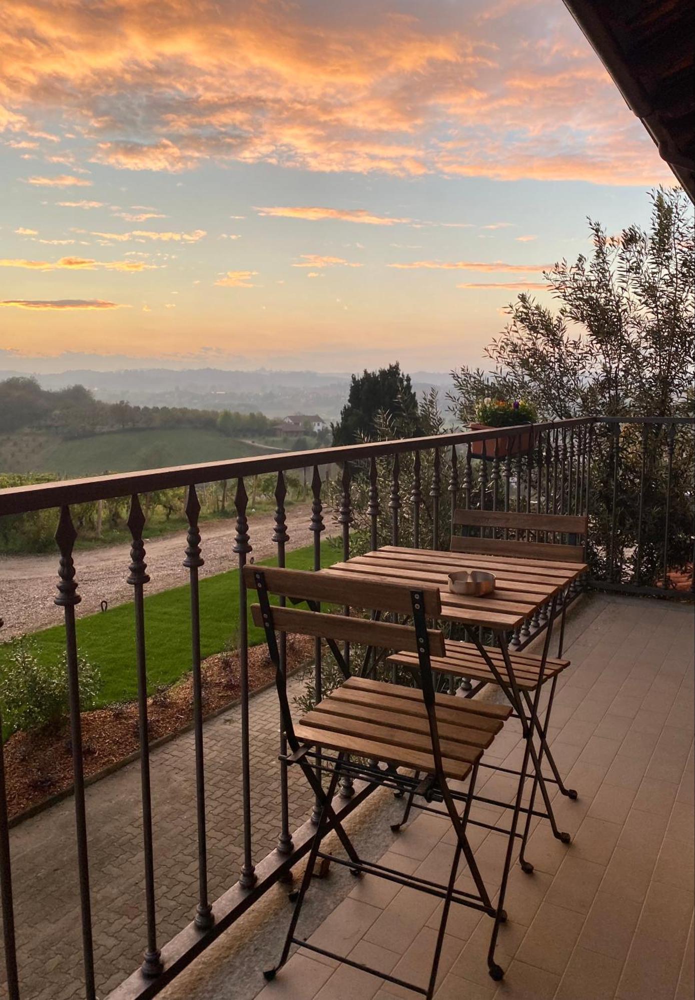 Tenuta Agricola La Cava- Cantina E Agriturismo San Damiano dʼAsti المظهر الخارجي الصورة