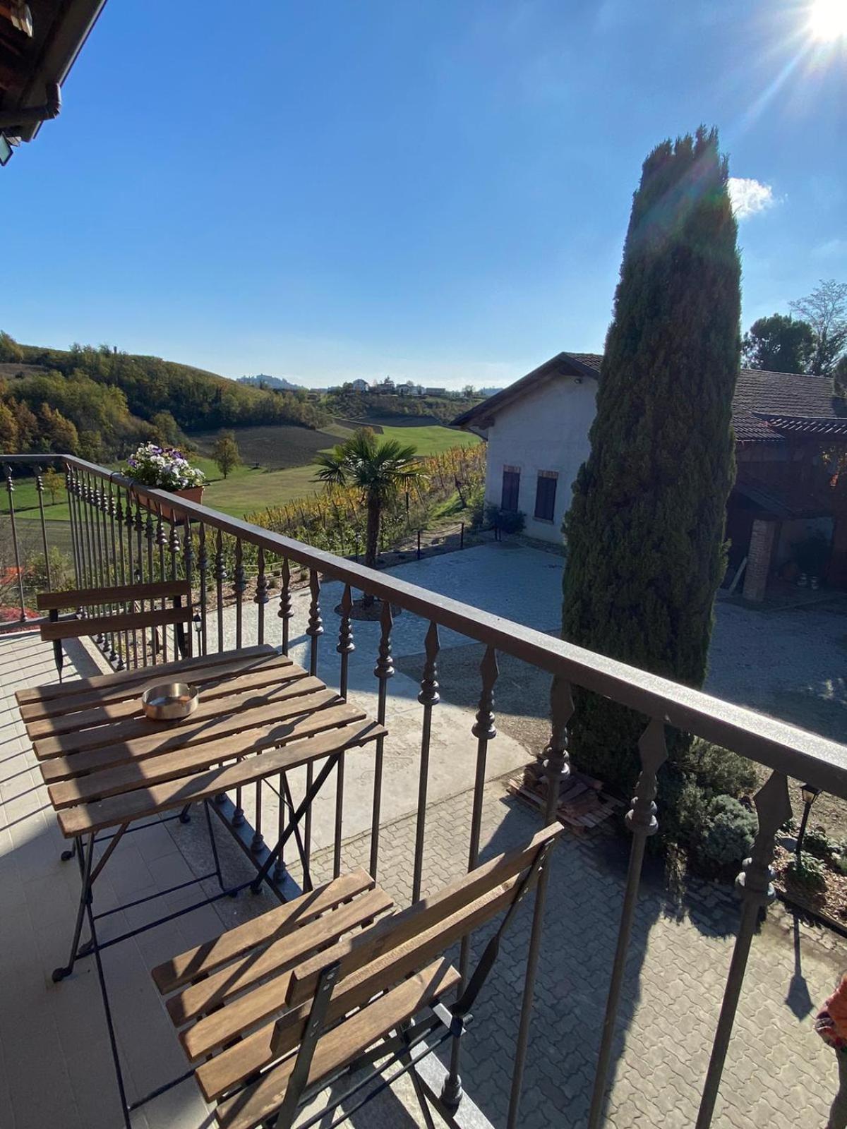 Tenuta Agricola La Cava- Cantina E Agriturismo San Damiano dʼAsti المظهر الخارجي الصورة