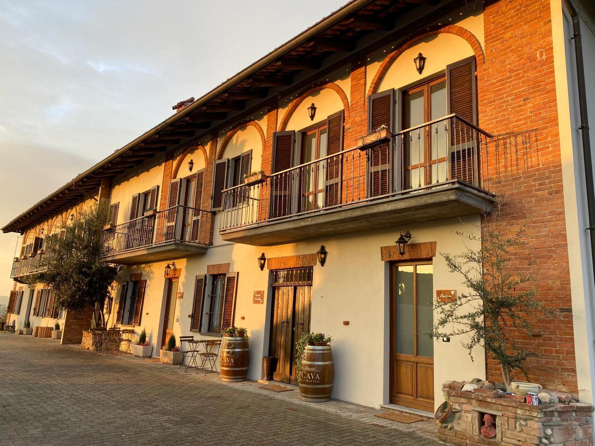Tenuta Agricola La Cava- Cantina E Agriturismo San Damiano dʼAsti المظهر الخارجي الصورة