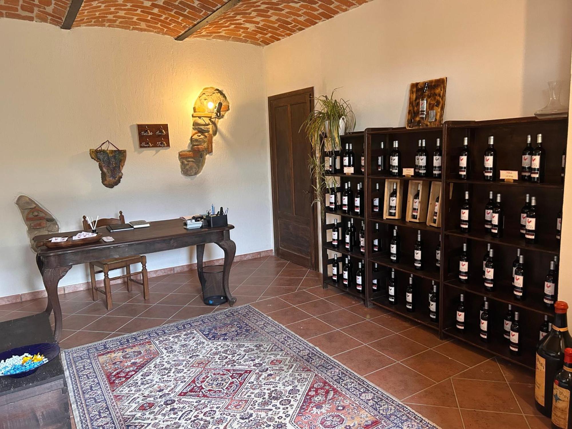 Tenuta Agricola La Cava- Cantina E Agriturismo San Damiano dʼAsti المظهر الخارجي الصورة