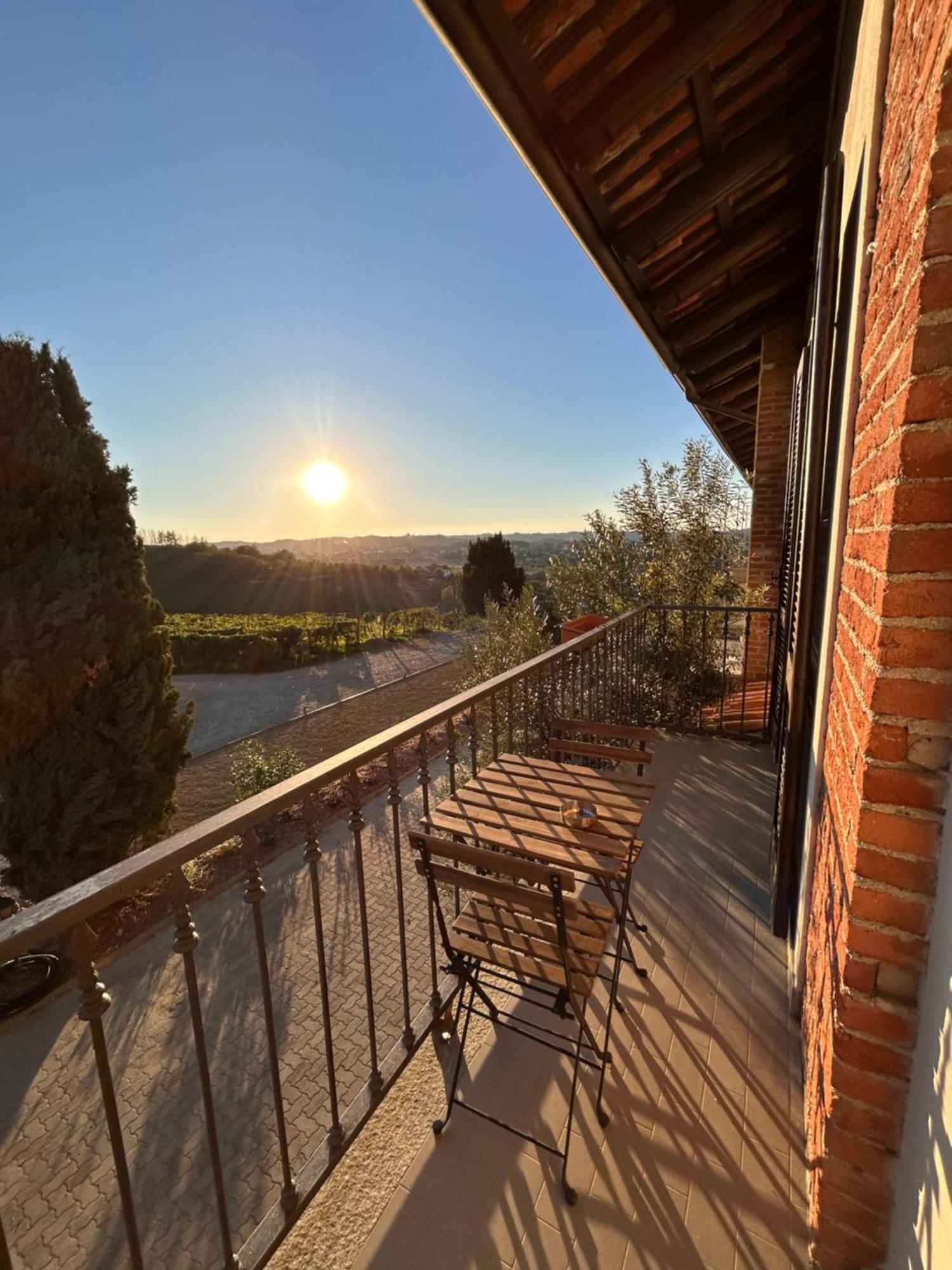 Tenuta Agricola La Cava- Cantina E Agriturismo San Damiano dʼAsti المظهر الخارجي الصورة